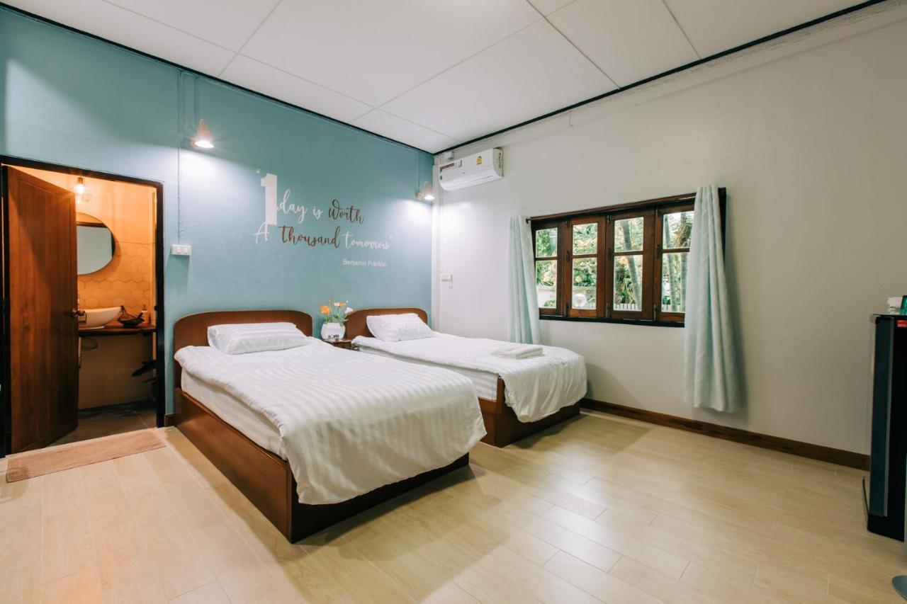 Banya Bnb: Cozy Thai Retreat in Prachuap Khiri Khan Bed & Breakfast Exterior photo