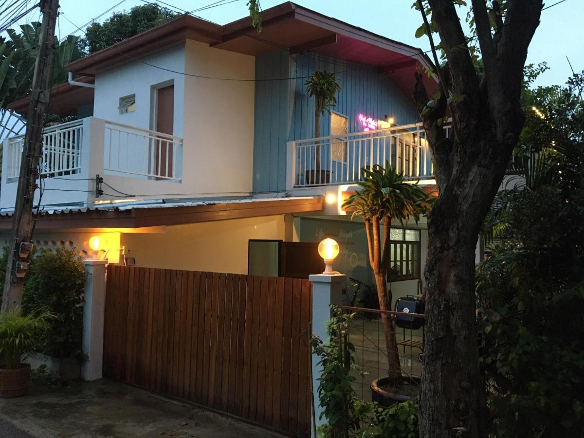 Banya Bnb: Cozy Thai Retreat in Prachuap Khiri Khan Bed & Breakfast Exterior photo