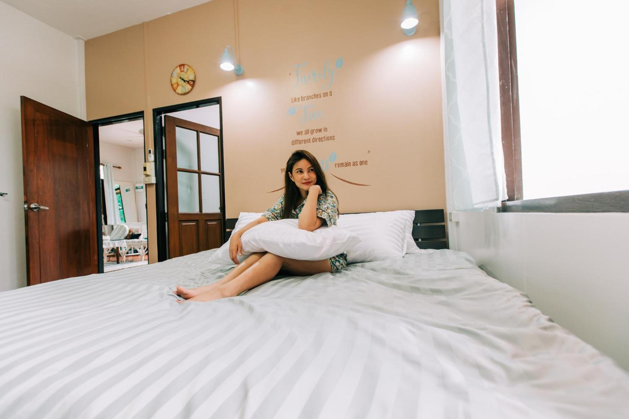 Banya Bnb: Cozy Thai Retreat in Prachuap Khiri Khan Bed & Breakfast Exterior photo